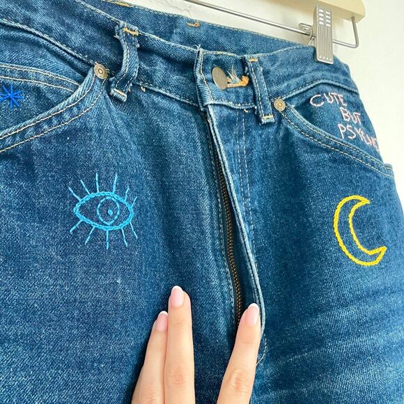 Lee – Vintage Custom Embroidered Straight Leg Jeans - Picture 6 of 8